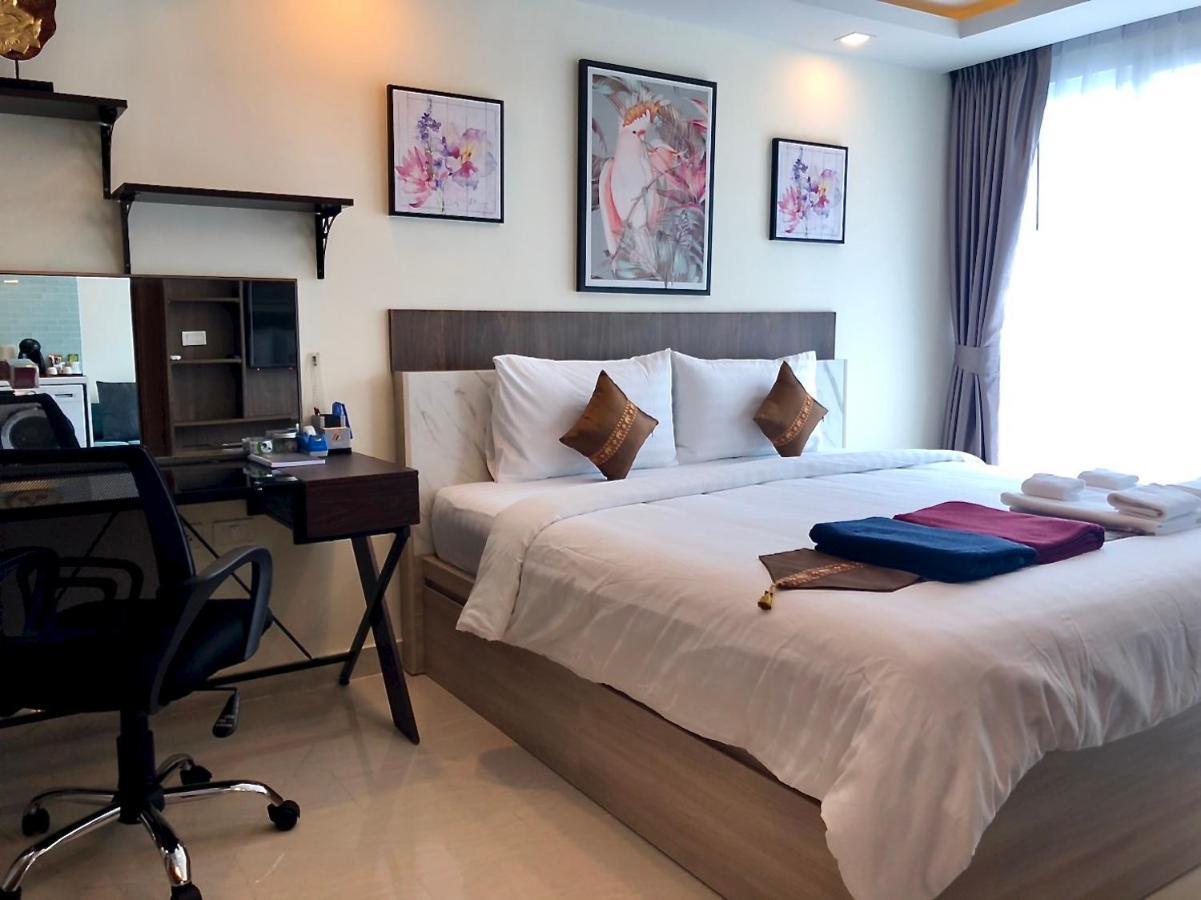 Luxury Business Suits In Grand Avenue By Pattaya City Estates Buitenkant foto