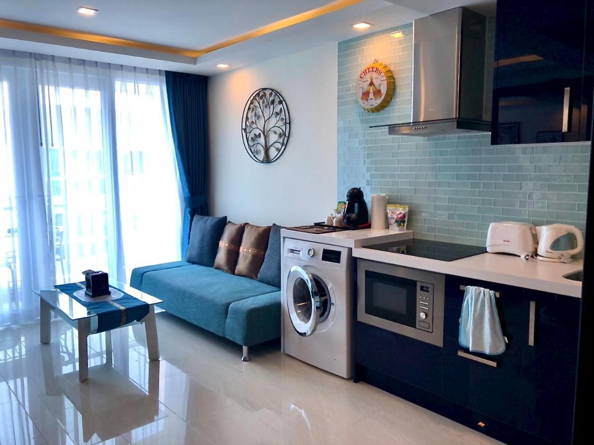 Luxury Business Suits In Grand Avenue By Pattaya City Estates Buitenkant foto