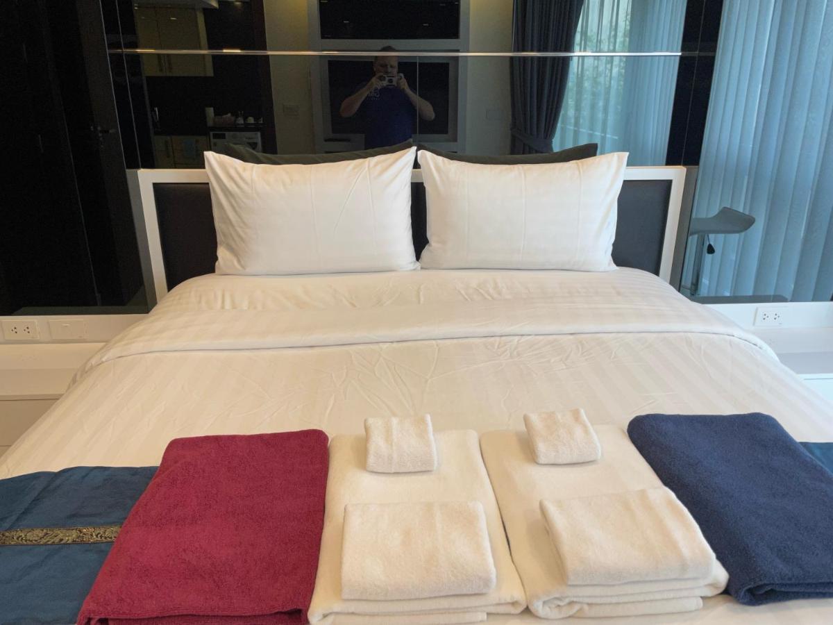 Luxury Business Suits In Grand Avenue By Pattaya City Estates Buitenkant foto