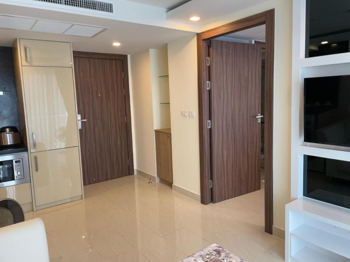 Luxury Business Suits In Grand Avenue By Pattaya City Estates Buitenkant foto
