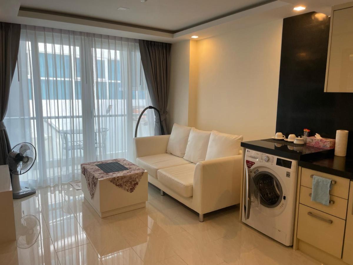 Luxury Business Suits In Grand Avenue By Pattaya City Estates Buitenkant foto