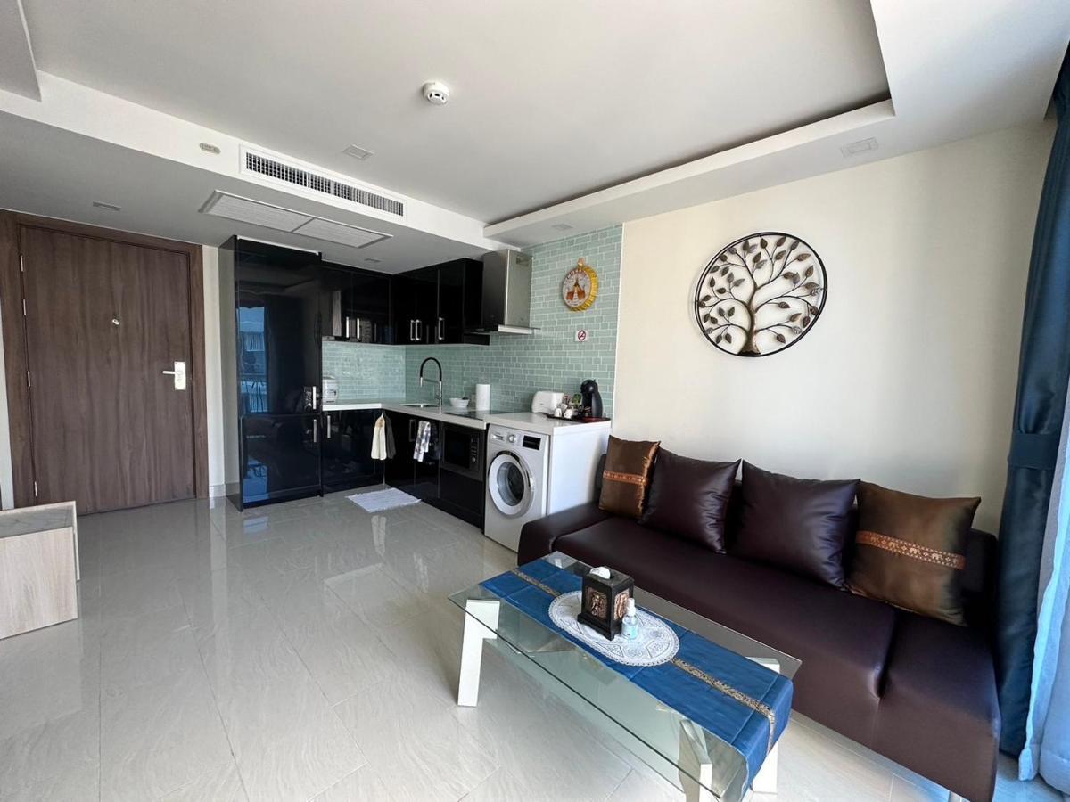 Luxury Business Suits In Grand Avenue By Pattaya City Estates Buitenkant foto