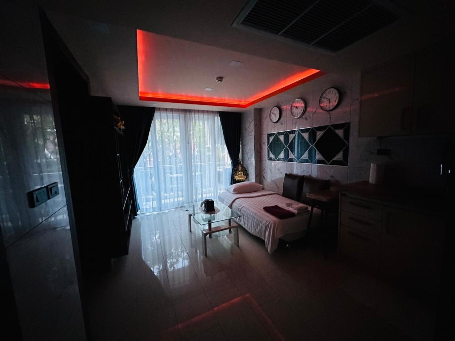 Luxury Business Suits In Grand Avenue By Pattaya City Estates Buitenkant foto