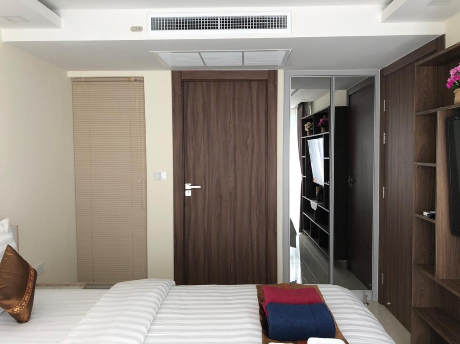 Luxury Business Suits In Grand Avenue By Pattaya City Estates Buitenkant foto
