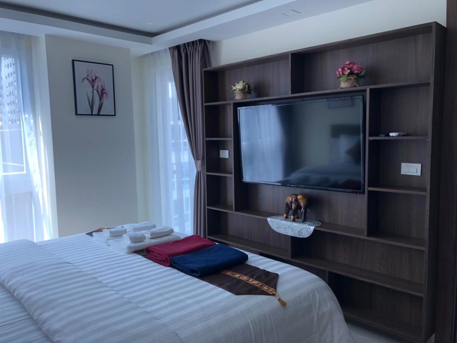 Luxury Business Suits In Grand Avenue By Pattaya City Estates Buitenkant foto