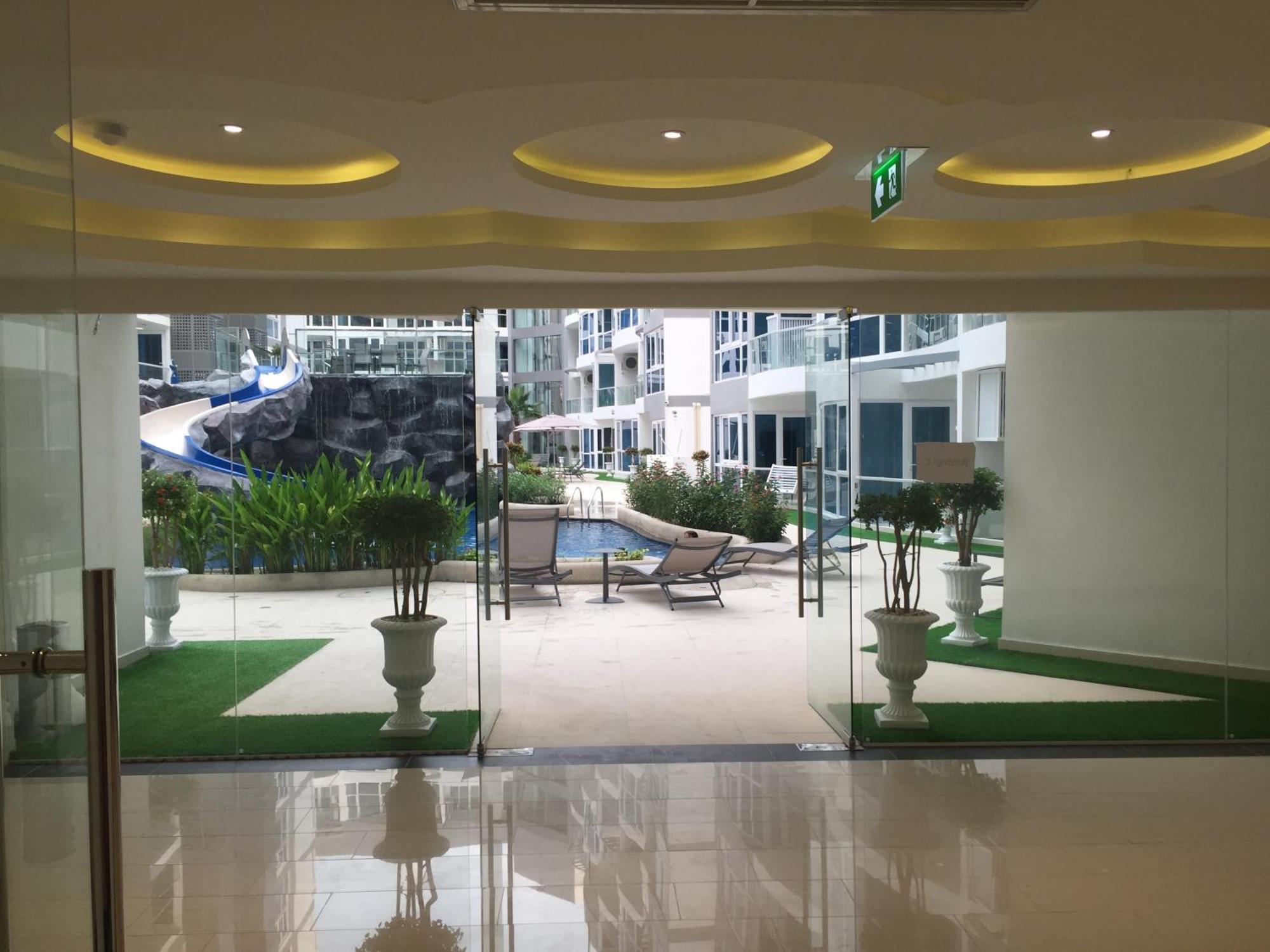 Luxury Business Suits In Grand Avenue By Pattaya City Estates Buitenkant foto