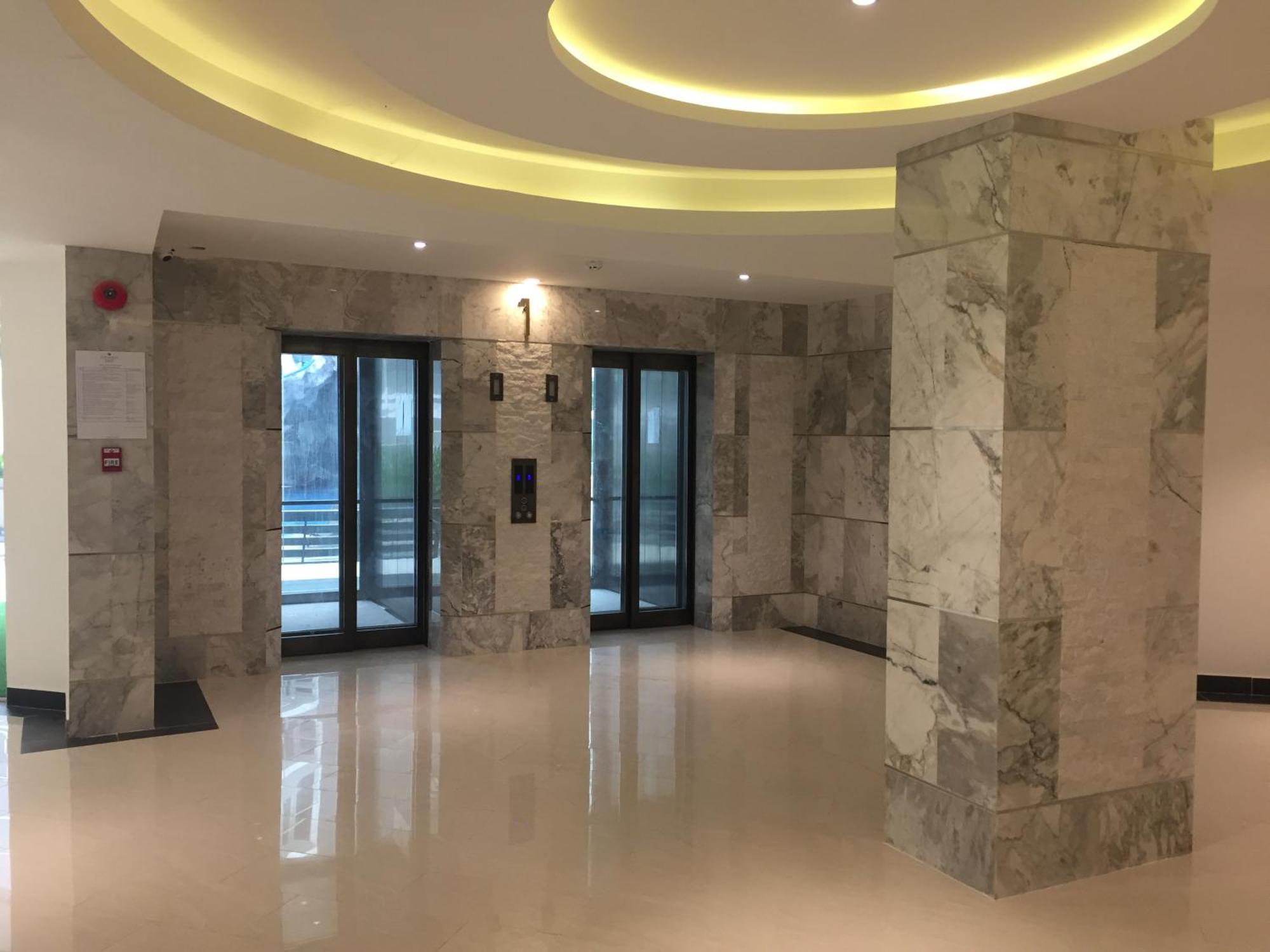 Luxury Business Suits In Grand Avenue By Pattaya City Estates Buitenkant foto
