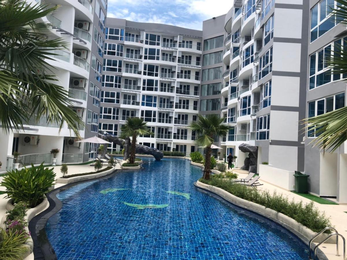 Luxury Business Suits In Grand Avenue By Pattaya City Estates Buitenkant foto