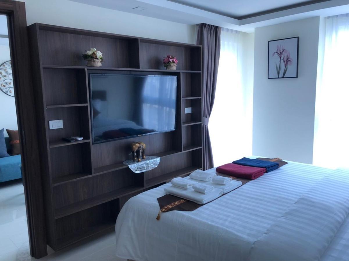 Luxury Business Suits In Grand Avenue By Pattaya City Estates Buitenkant foto