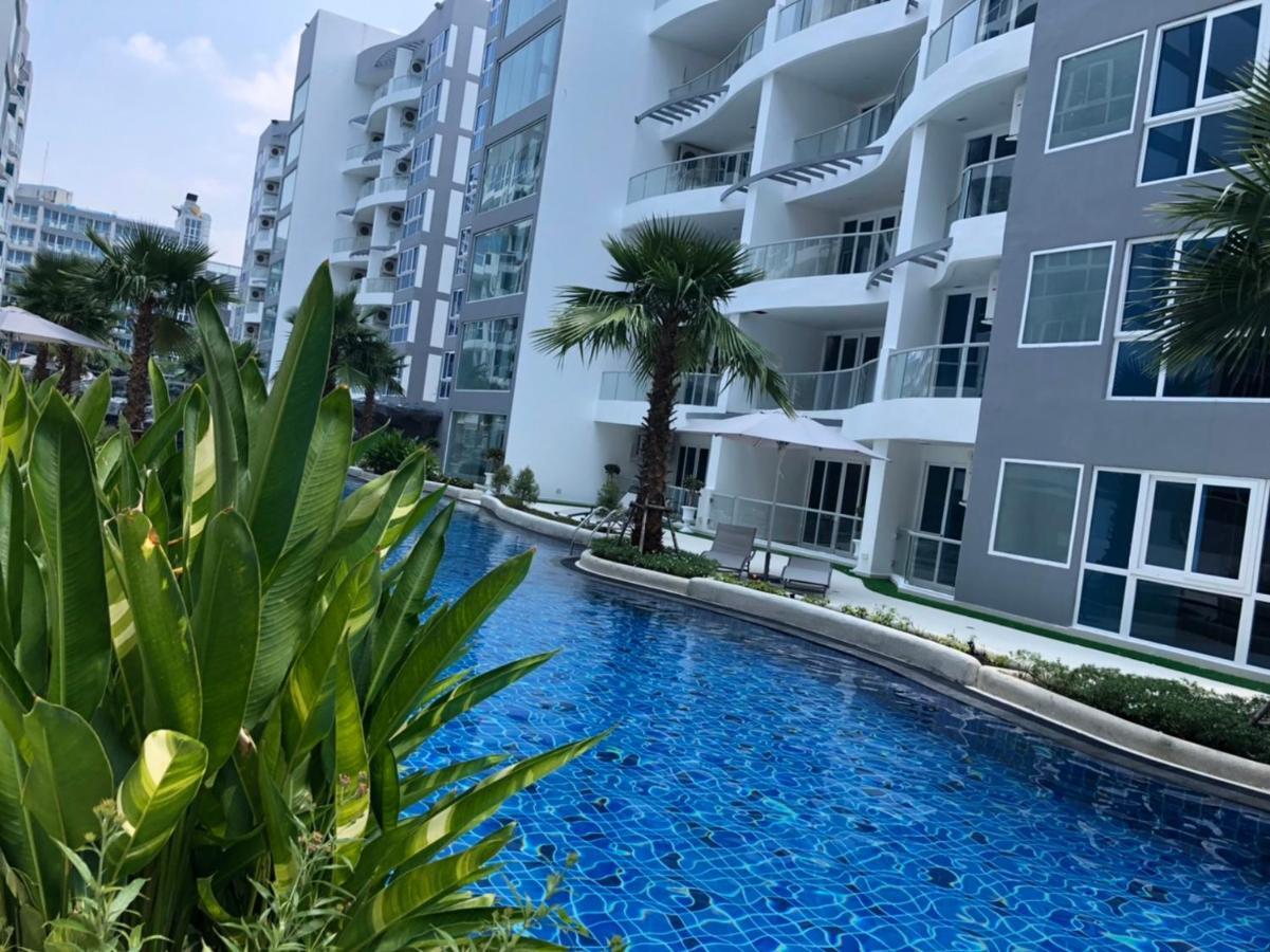 Luxury Business Suits In Grand Avenue By Pattaya City Estates Buitenkant foto
