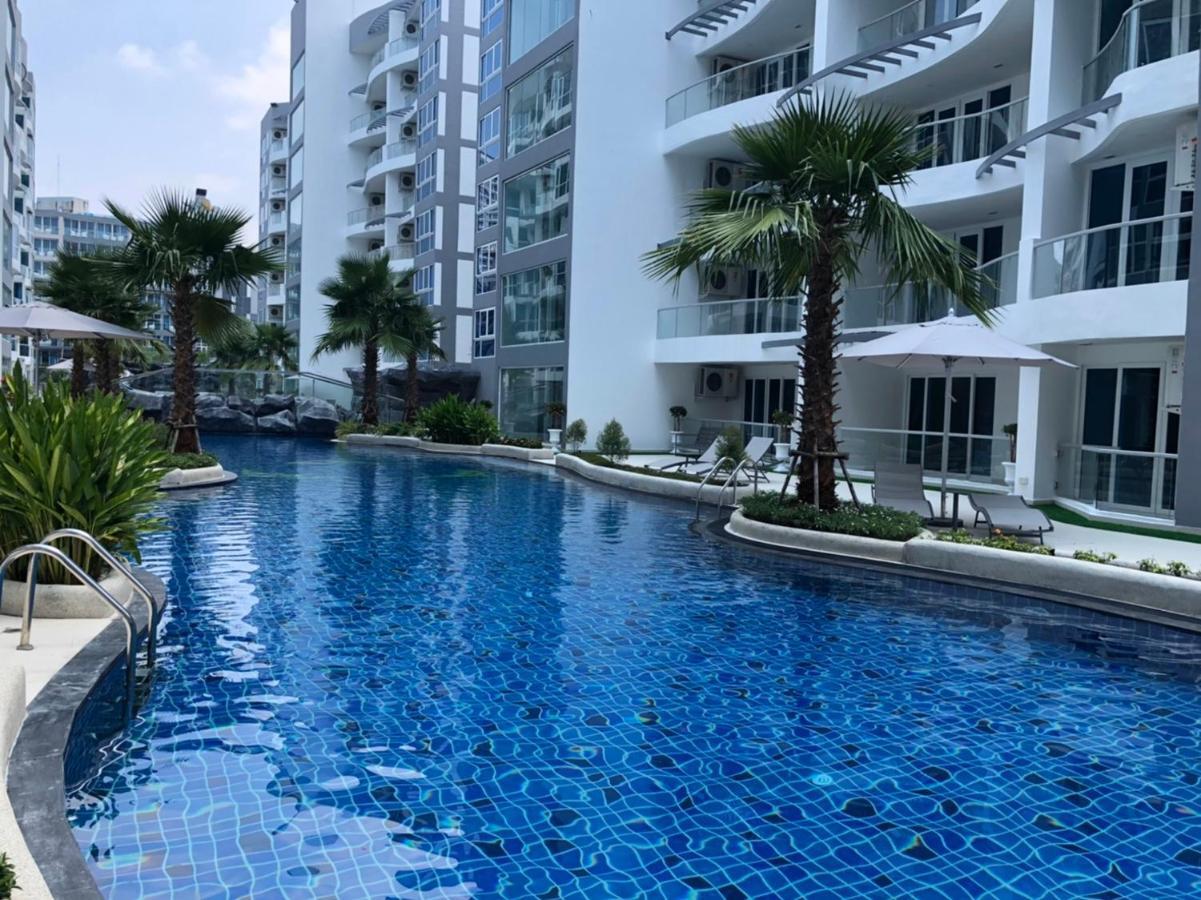Luxury Business Suits In Grand Avenue By Pattaya City Estates Buitenkant foto